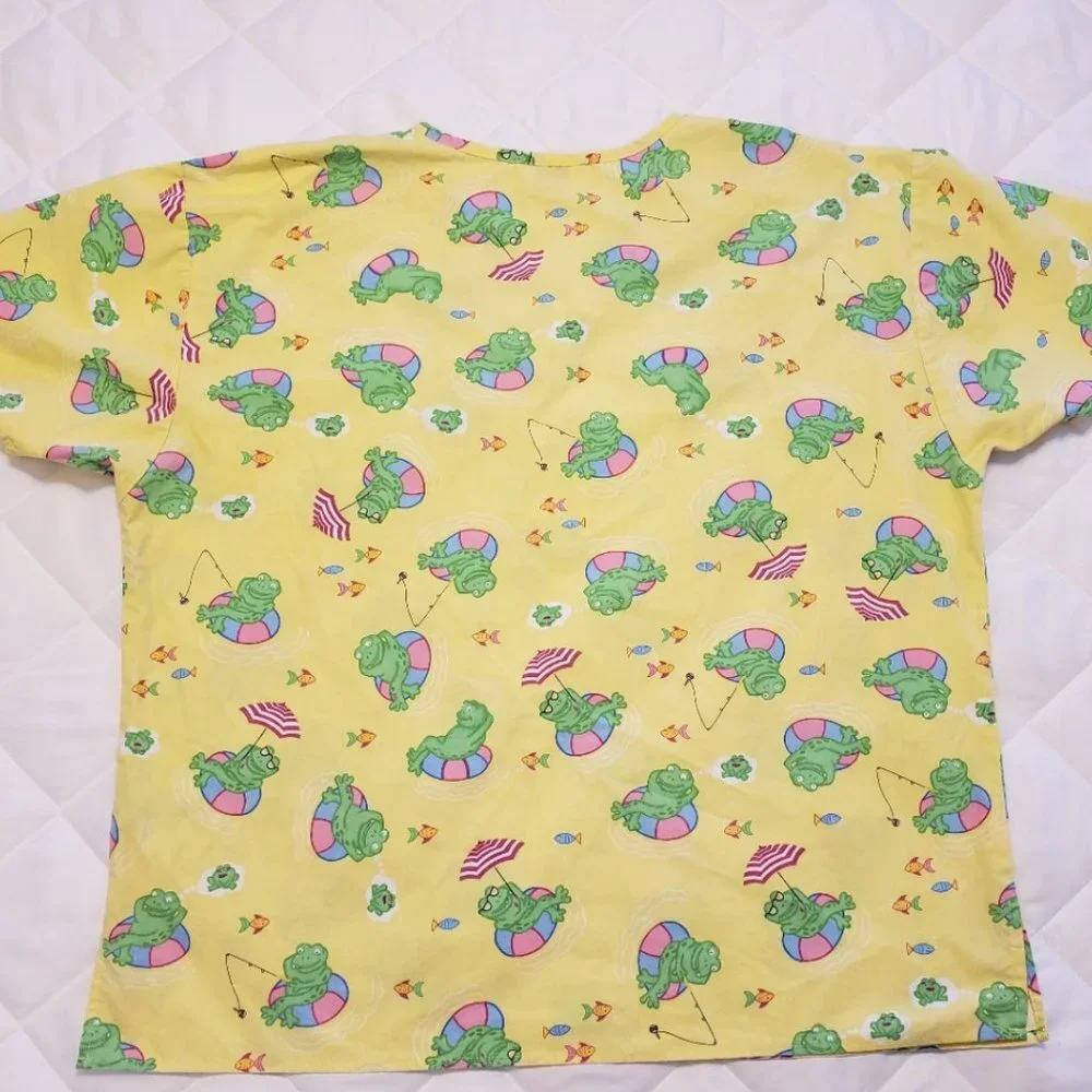 Jaylyn Frog Scrub Top - Picture 7 of 9
